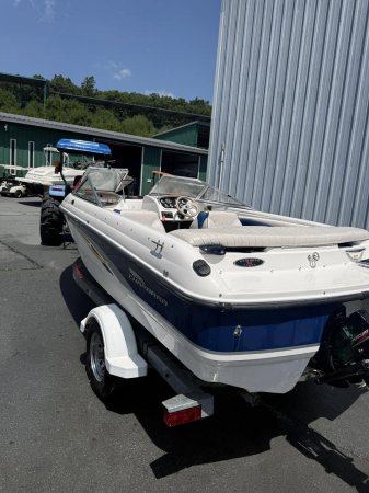 Pre-Owned 2001 Chaparral Power Boat for sale